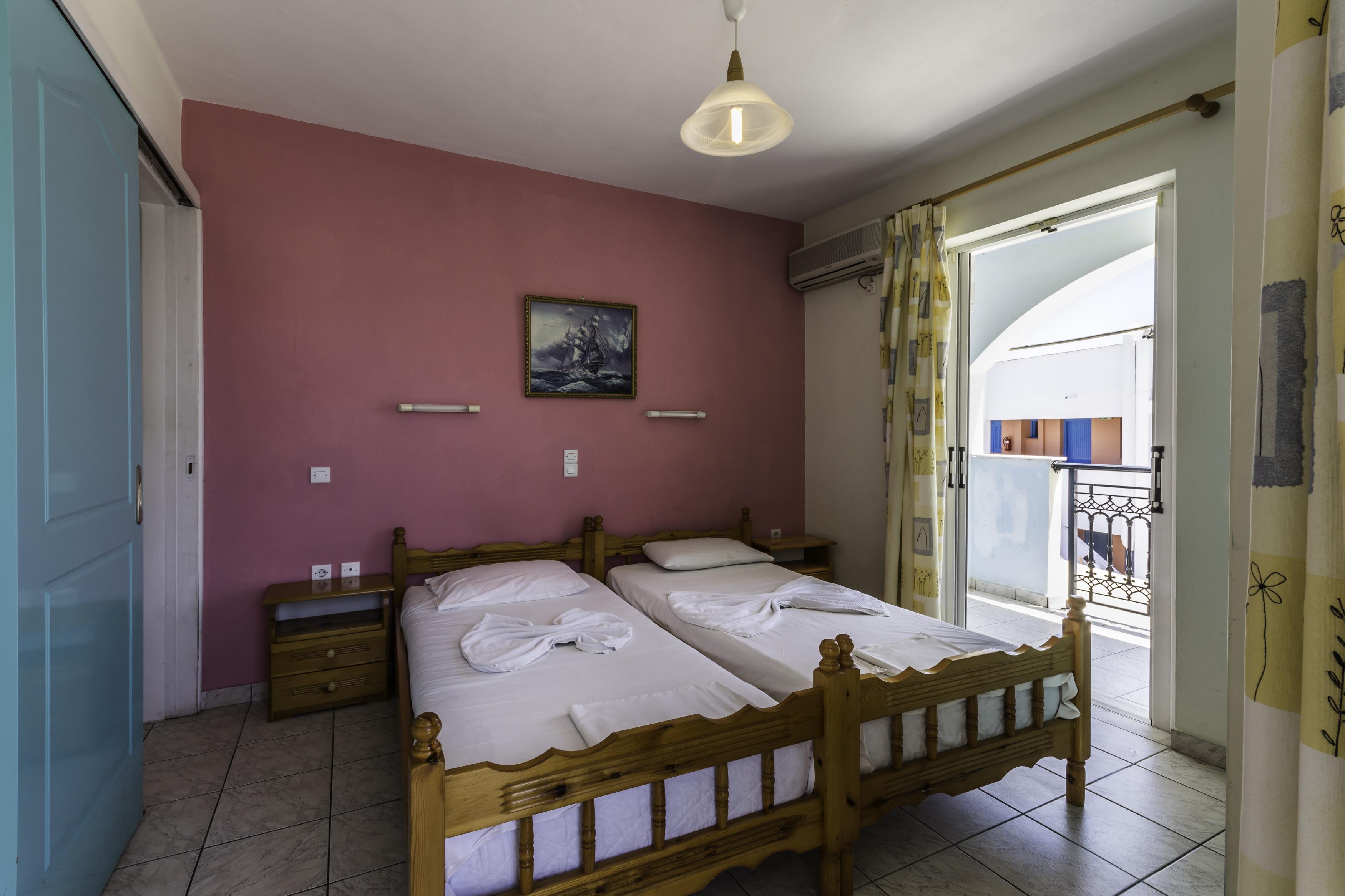 Vossos Hotel Apartments Лаганас Екстериор снимка