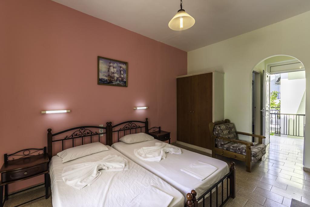 Vossos Hotel Apartments Лаганас Екстериор снимка