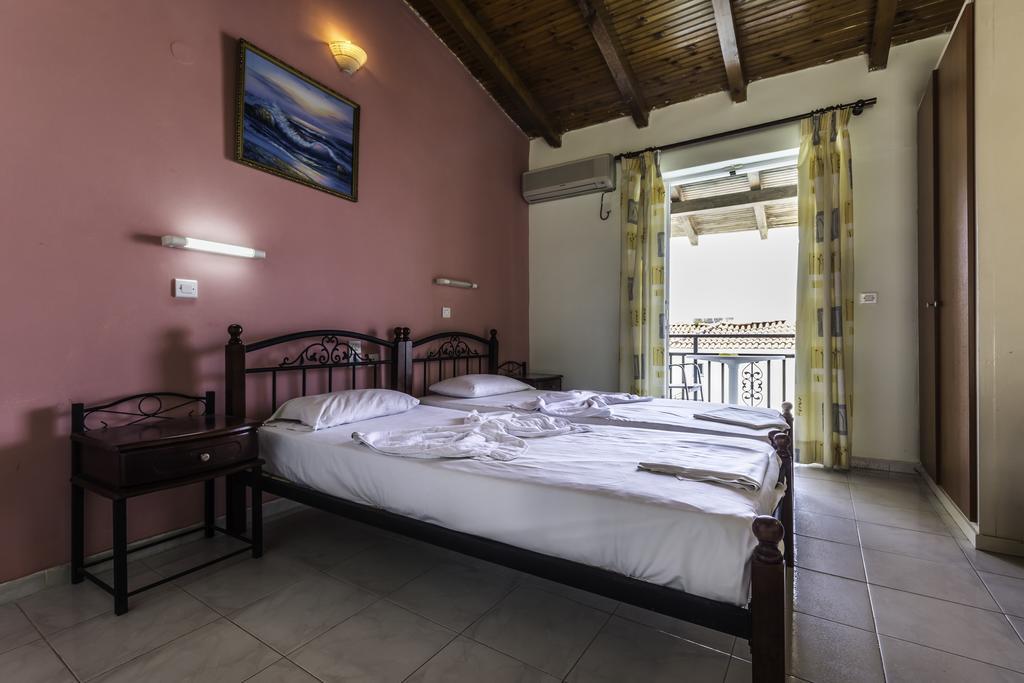 Vossos Hotel Apartments Лаганас Екстериор снимка
