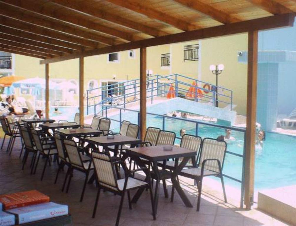 Vossos Hotel Apartments Лаганас Екстериор снимка