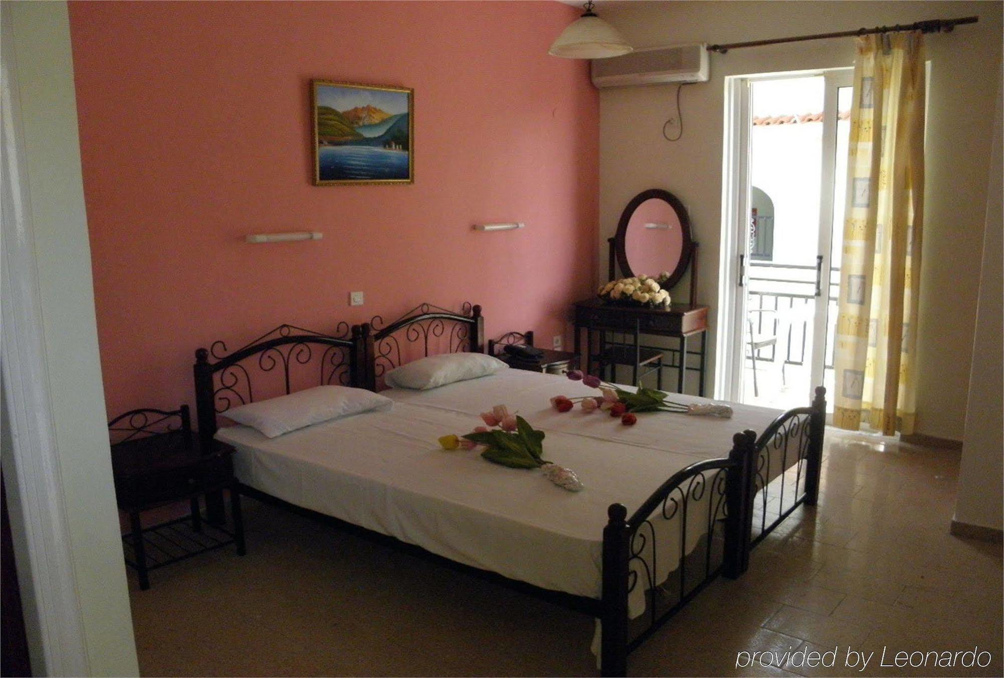 Vossos Hotel Apartments Лаганас Екстериор снимка