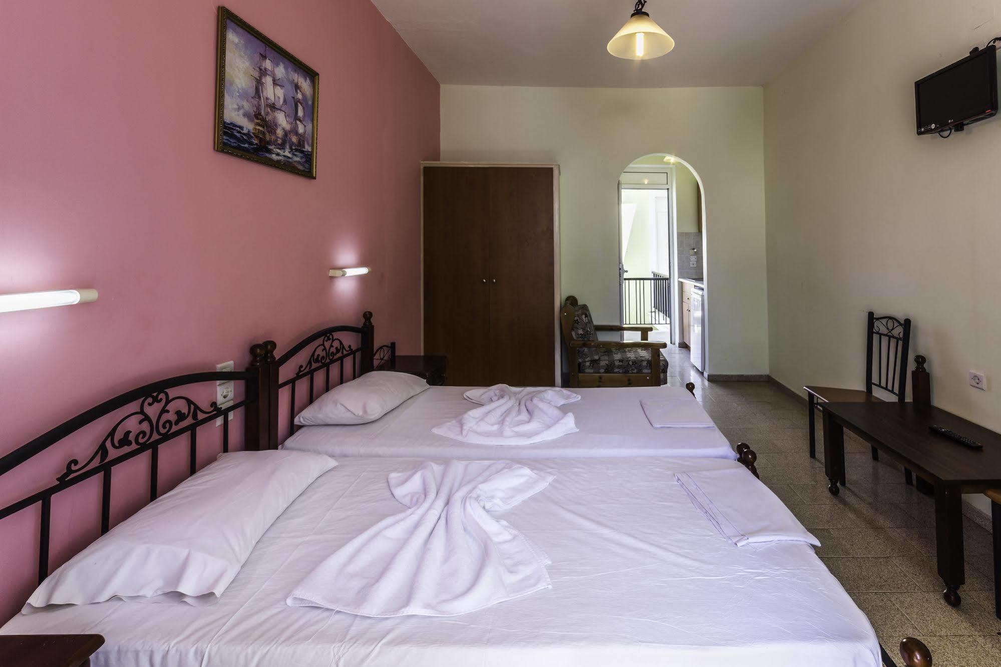 Vossos Hotel Apartments Лаганас Екстериор снимка