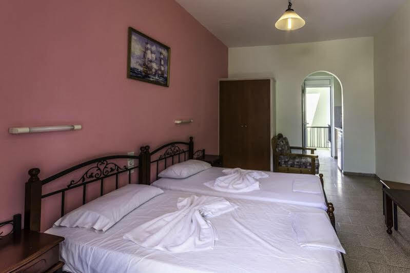 Vossos Hotel Apartments Лаганас Екстериор снимка